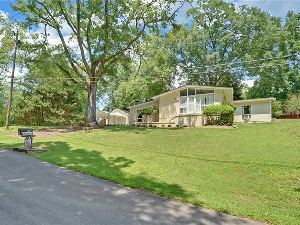 1858 Pinecrest Rd, Gainesville, GA 30501