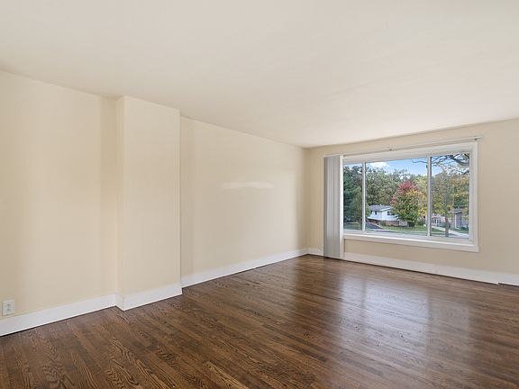 5th image of 33 Michael Rd