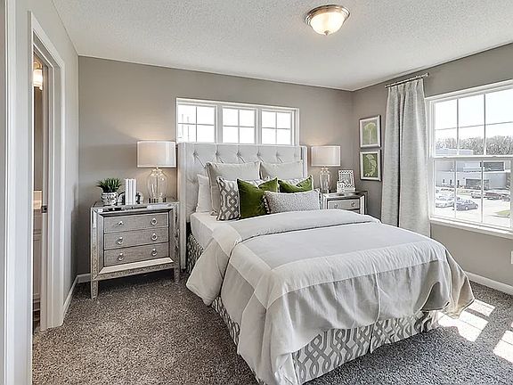 5th image of 656 Eagle Ct