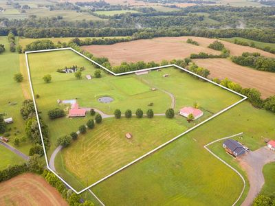5421 Newberry Rd, Cedar hill, TN, 37032