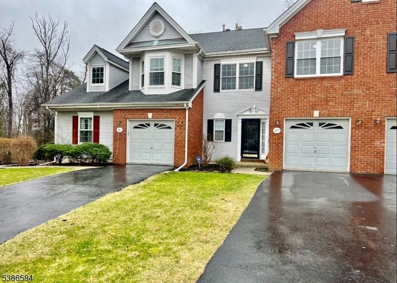 1st image of 203 Sapphire Ln
