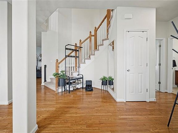 3rd image of 237 Castleberry Dr