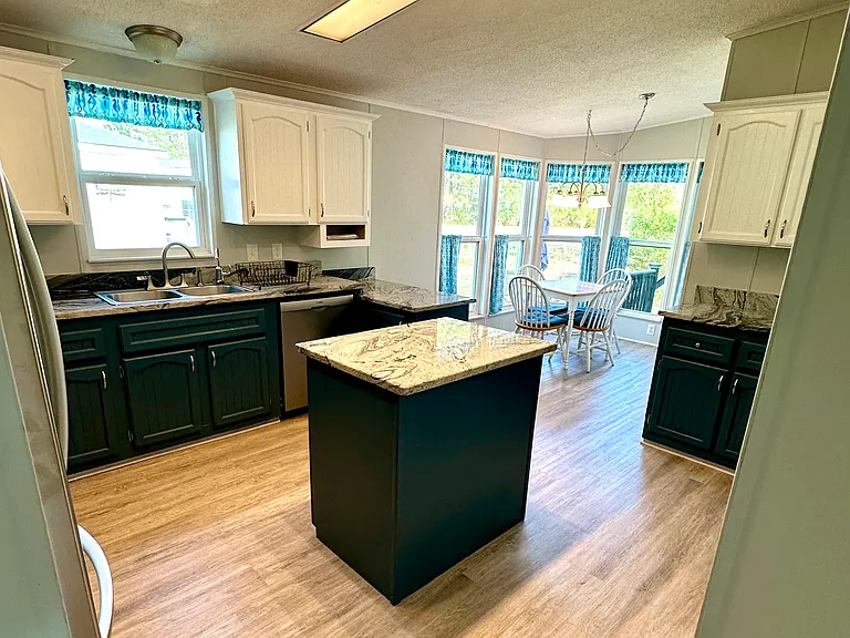 419 Quartermaster Ct — Photo 37