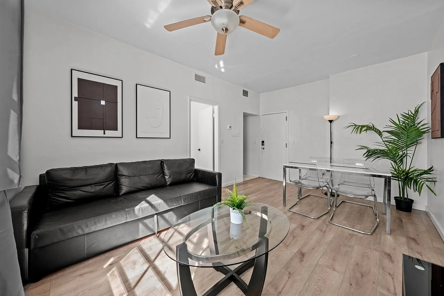 2 bed, 1.0 bath, 602 sqft, $7,431 — Photo 3