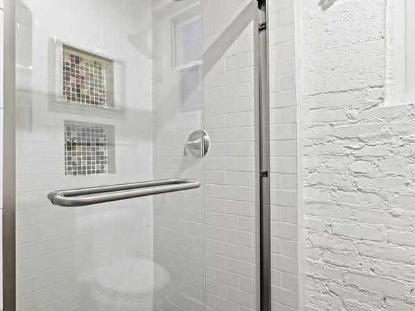 77 Perry Street 4C image 7 of 8