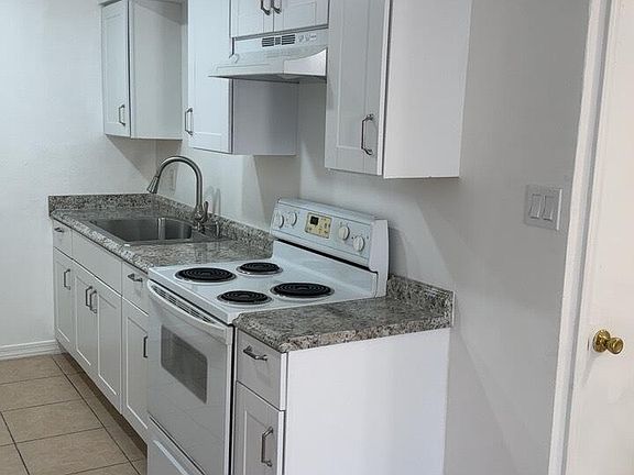 3rd image of 2028 W Cactus Rd APT B