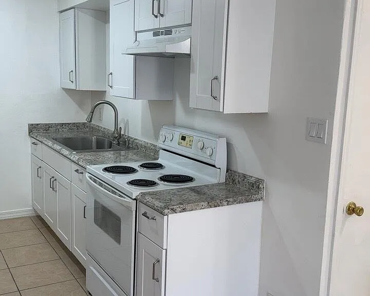 2028 W Cactus Rd #B — Photo 3