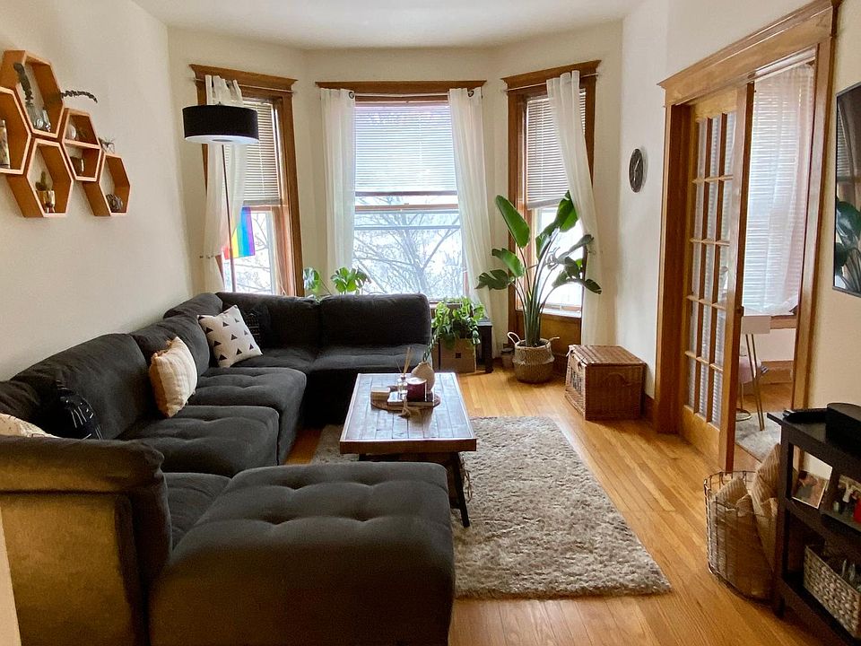 1st image of 854 W Waveland Ave