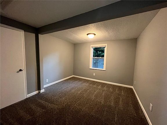 5th image of 548 S Ash Ave