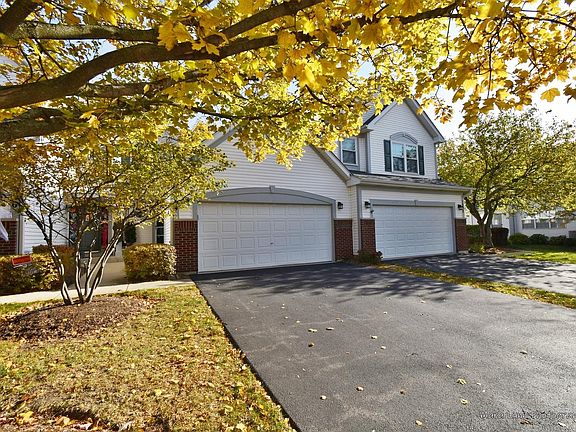 2nd image of 1294 Horseshoe Ln