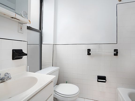 5th image of 169 Mulberry St APT 8