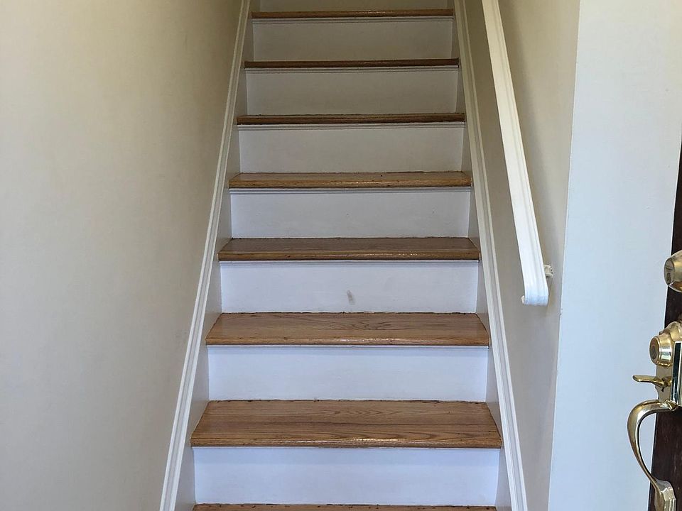 1st image of 133 Crescent Pl APT 2