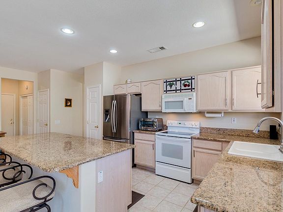 4th image of 15844 W Wildflower Dr