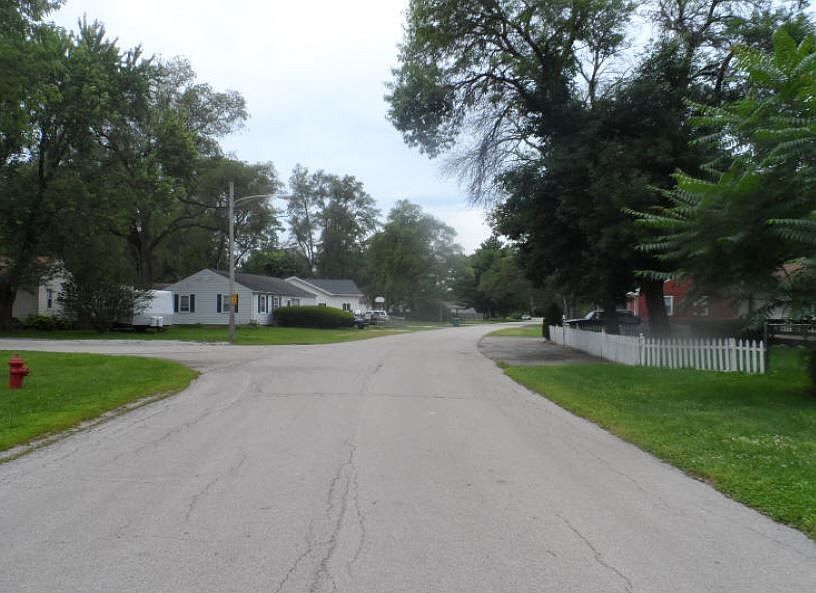 2nd image of 501 S Outer Dr