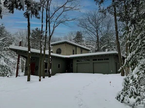 6035 Scenic Woods Cir N, Muskegon, MI 49445