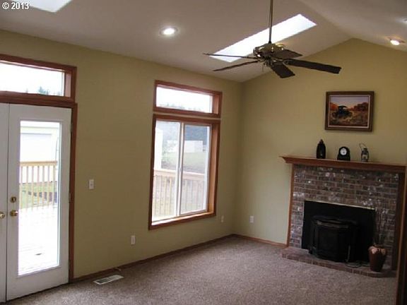 3rd image of 9917 NE 322nd St