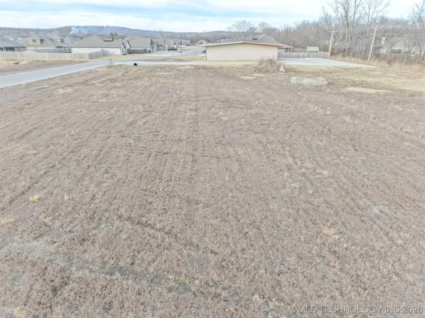 3 Phillips St, Skiatook, OK 74070