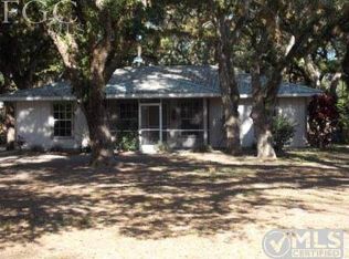 159 S Oak St, Labelle, FL 33935