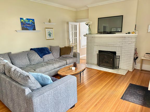 5th image of 319 Circle Ave
