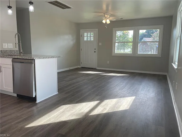 7120 Clarion Ln — Photo 4