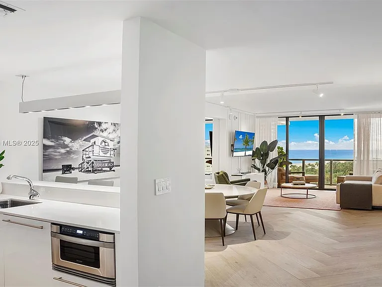 2201 Collins Ave #804 — Photo 11