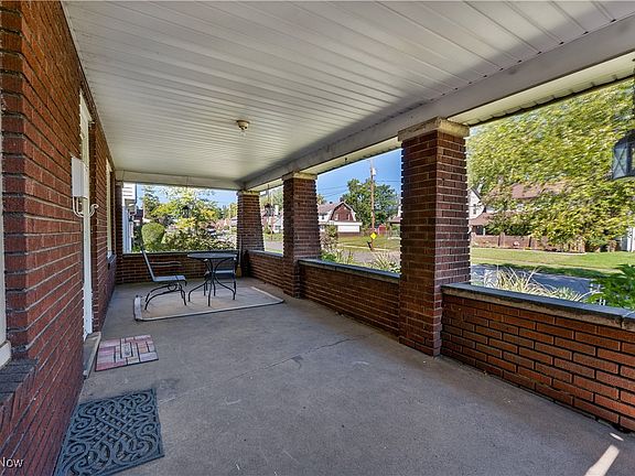 4th image of 435 Catalina Ave