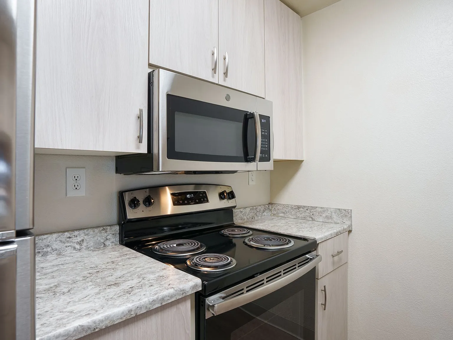 WOODSIDE — Photo 2