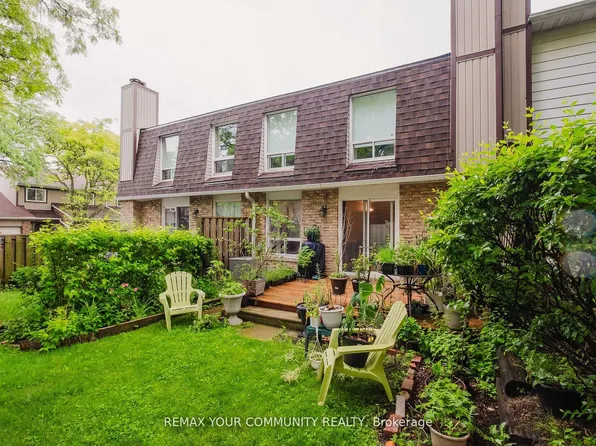 27 Dunkeld Way, Markham, ON L3T 4Y8