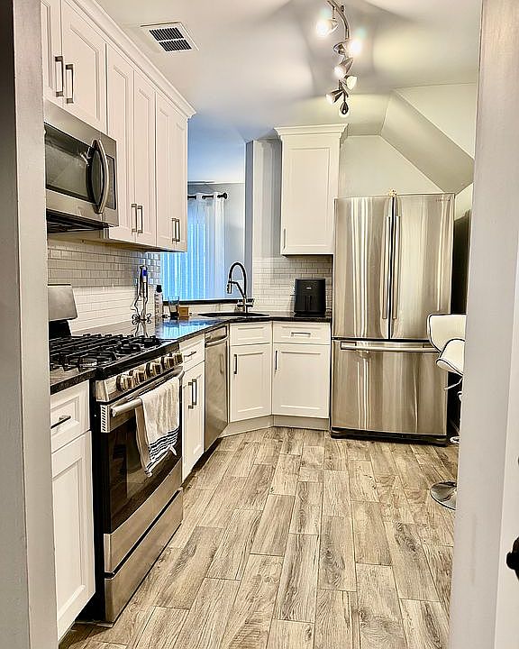 1st image of 2706 Lighthouse Ln