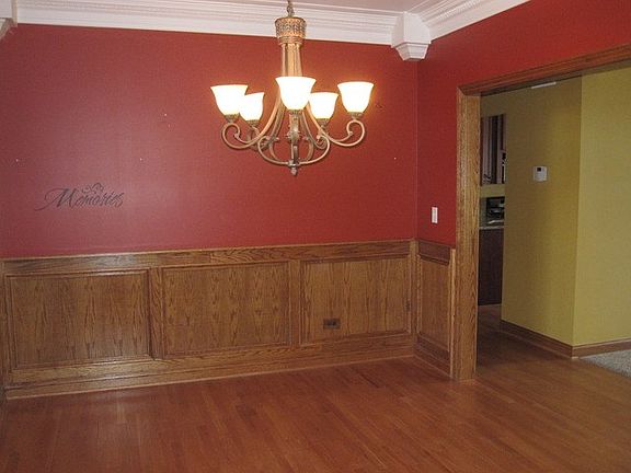 3rd image of 1676 Carriage Ln