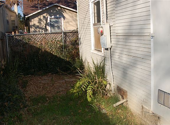 3rd image of 2720 San Jose Way