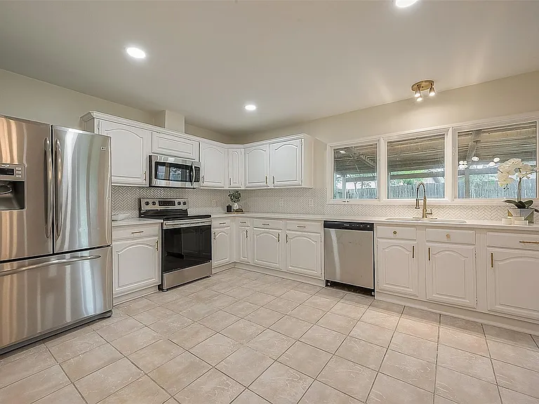 16810 Sweno Ct — Photo 15