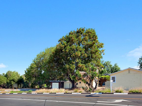 4th image of 1820 E Vista Way