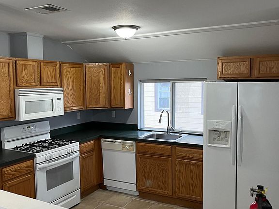 5th image of 24 Grandview Ave