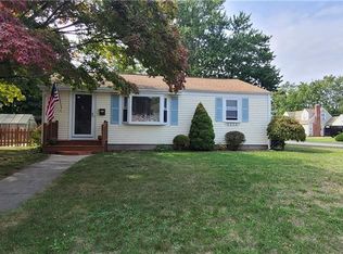 19 Fairfield Ct, Warwick, RI 02889