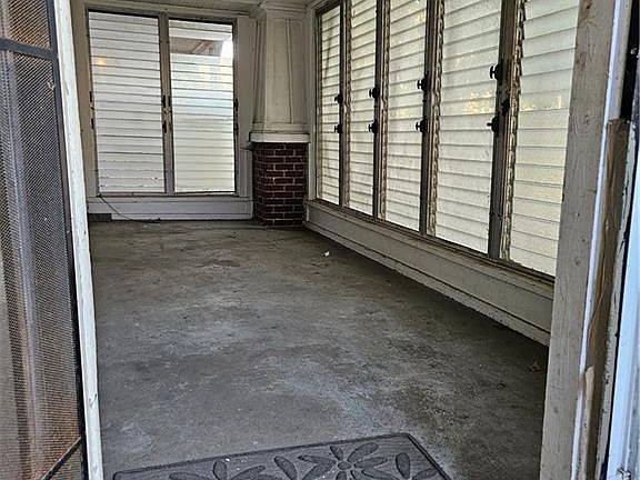2nd image of 2029 E Gregory Blvd