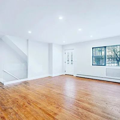 Rented by Blue Egg Realty Corp | media 14