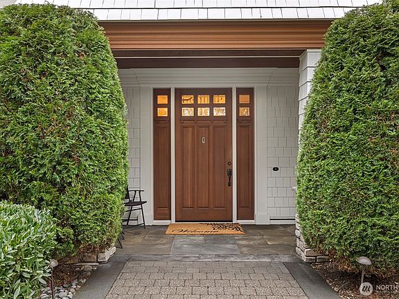 2nd image of 5422 106th Avenue NE