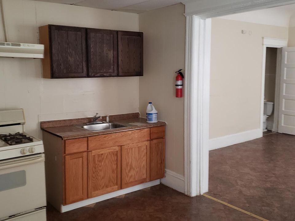 2nd image of 1207 S Clinton Ave APT 1
