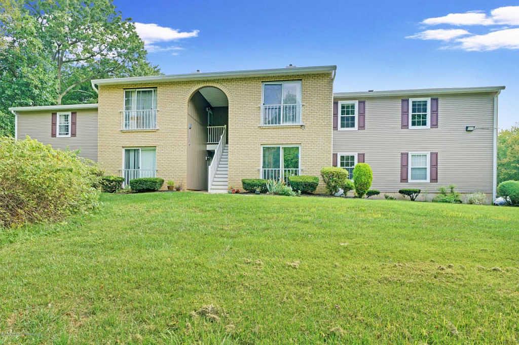 5126 Harding Rd, Freehold, NJ 07728 Zillow