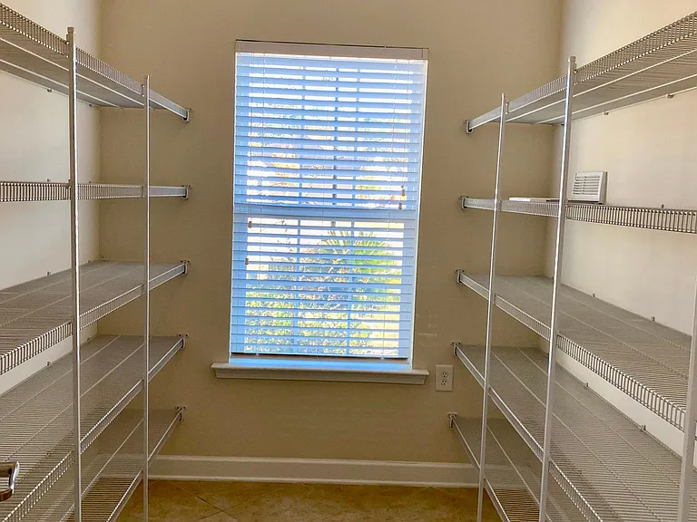 1213 Silverstone Ct — Photo 5