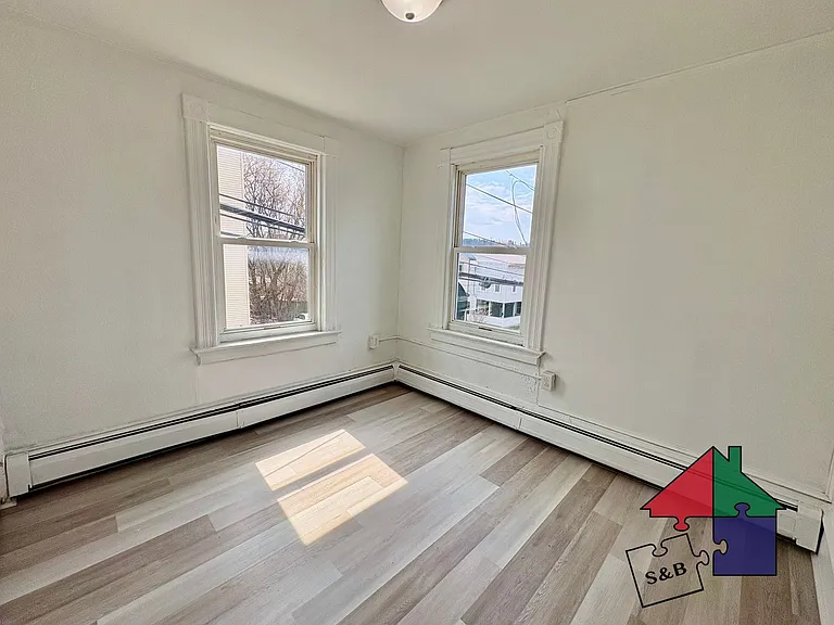 94 Malletts Bay Ave — Photo 50