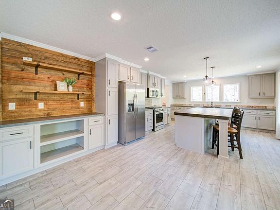5th image of 61 Sunset Cir