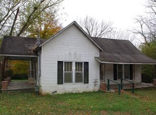 28 Lancaster Cir, Lancaster, TN 38569