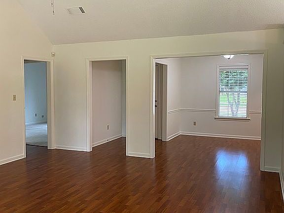 Foyer / Dining Room
