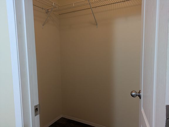 4th image of 130 Nixon Dr #130