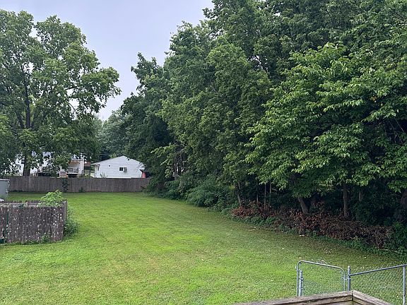 2nd image of 410 NE 81st St #410