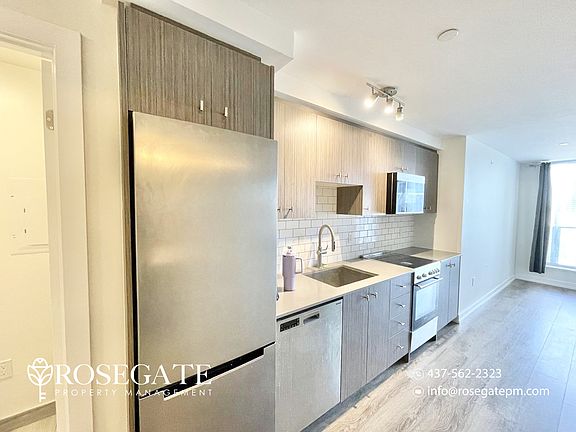2nd image of 15 Wellington St S #605