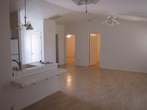 2nd image of 15862 Candlewood Dr