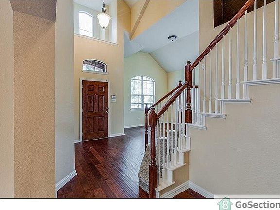 2nd image of 1004 Lake Hollow Dr